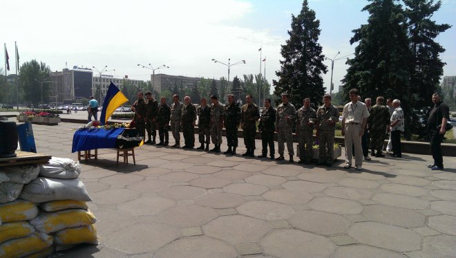 Запорожского самообороновца, погибшего на Донбассе, провожают в последний путь