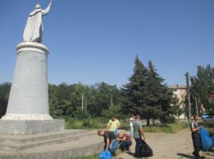 В Запорожской области милиционеры вышли на субботник — фото