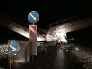 Повреждены два двухпутных железнодорожных моста в Донецкой области