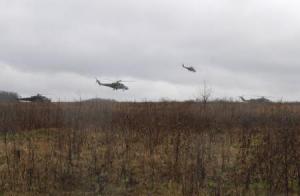 Российские боевые вертолеты в четверг дважды залетали на территорию Украины