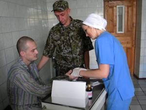 Осужденным в запорожской колонии рассказали о гепатите