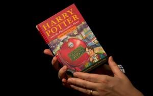 В сети появился рассказ Джоан Роулинг о взрослом Гарри Поттере