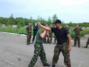 В одной и Запорожских колоний проверили экипировку и боевую готовность групп быстрого реагирования