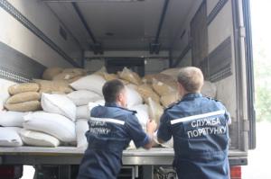 Запорожские спасатели сопровождают гуманитарную помощь на Донбасс