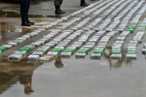 На корабле ВМС Испании обнаружили почти 130 кг кокаина