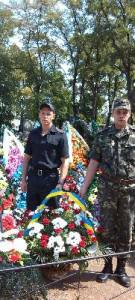 На запорожском кладбище возложили цветы к могилам, погибших бойцов