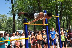 В Запорожье открыли площадку для занятий STREET WORKOUT (Фото)