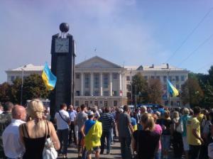 Запорожские активисты под крики «Ганьба» прогнали с митинга противников АТО