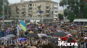 Обстановка в Киеве накаляется: идут потасовки, грозят новым Майданом и требуют назначить Семенченко министром обороны