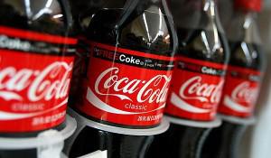 Coca-Cola сократила продажи в Украине