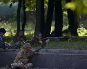 Силовики продолжают воевать с бандами в Ясиноватой