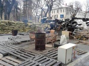 Баррикады на улице Институтской в Киеве почистили