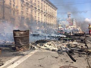 Столкновения на Майдане: у активистов изъяли  оружие, гранаты, ножи, «коктейли Молотова»