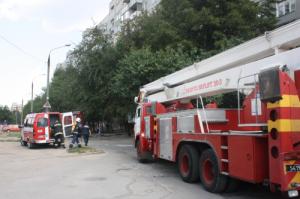 Во время пожара в запорожской многоэтажке умерла женщина