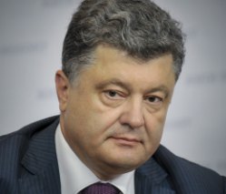 Порошенко экстренно созывает заседание СНБОУ: российские войска вошли в Украину