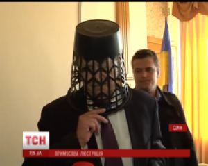 Trash Bucket Challenge: мусорник на голове временного главы Сумской области