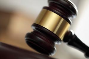 В апелляционном суде возникла потасовка между евромайдоновцами и экс-беркутом