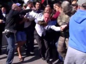 В Одессе активисты избили Нестора Шуфрича (Видео)