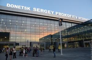 Военные утверждают, что донецкий аэропорт атакует спецназ РФ