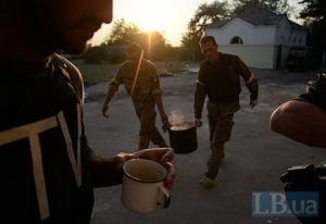 Жизнь украинских военных в окружении — фото