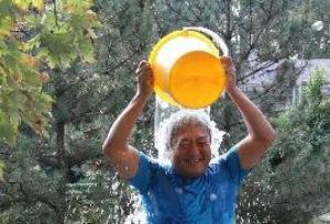 Мэр Запорожья принял участие в акции Ice Bucket Challenge