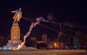 Все нацисты, свалившие памятник Ленину в Харькове, освобождены от уголовной ответственности (Видео)