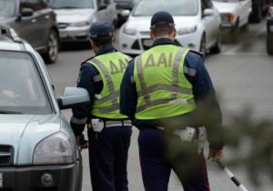 В Запорожье «гаишники» проверяют подозрительные авто