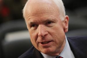 Сенатор Маккейн считает позором отказ США предоставить Украине оружие