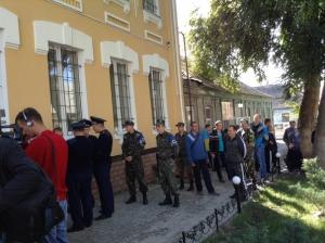 Пикетчики в Запорожье собирают мелочь на совесть «хенералу» — фото