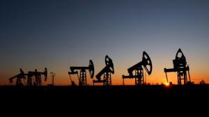 Падение цен на нефть для России опаснее, чем санкции