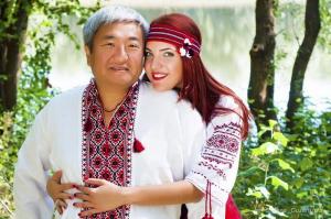 Мэр Запорожья в вышиванке и с новой возлюбленной (Фото)