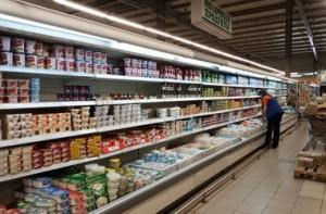 Украина продолжает снабжать Крым тоннами продуктов