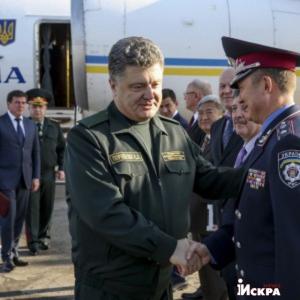 Порошенко в Запорожье: с медалями, новым министром и с заказами на &quot;Моторе&quot;