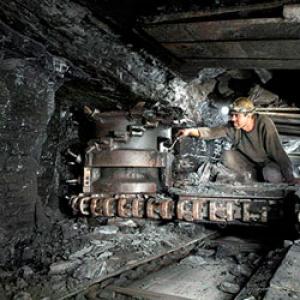 В Донецке после обстрела карателями затопило шахту с людьми