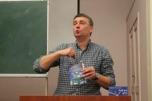 Украинский писатель в Запорожье: я ищу материалы об Иловайске для нового романа