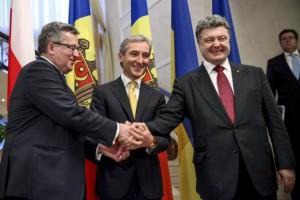 Moldova, eyeing Ukraine, divided on Europe integration as election nears