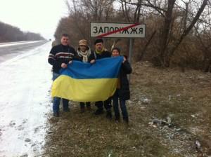 Запорожские волонтеры отправились с гуманитаркой на Донбасс