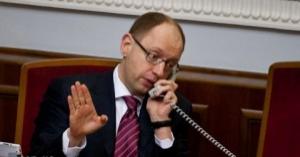 Medvedev  and Yatseniuk discuss economic ties by phone