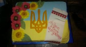 Запорожскому герою отправили на фронт праздничный торт