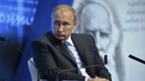 Путин заявил, что обе его дочери живут в России