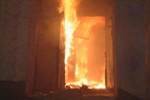 В Запорожской области люди сами потушили пожар в соседнем доме