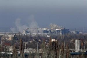 Worst east Ukraine shelling for month; ceasefire looks in doubt