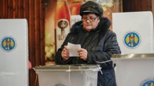 Коммунисты и социалисты лидируют на выборах в Молдовии