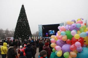 В Запорожье открыли главную городскую елку