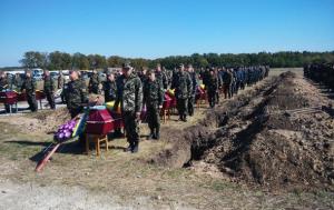 На запорожском кладбище опознали безызвестного героя