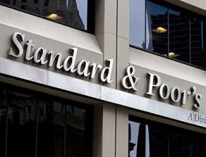 S&P понизило рейтинг России до мусорного