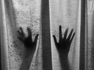 В запорожском селе двое парней изнасиловали мать своего ровесника