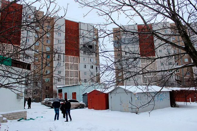 Снаряд попал в окно девятиэтажного дома по ул. Терешковой 30