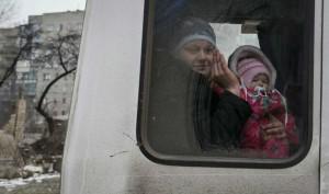 В Украине для переселенцев появилась горячая смс-линия и сервис по поиску жилья