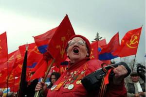 Коммунисты и «свободовцы» пикетируют Окружной админсуд Киева